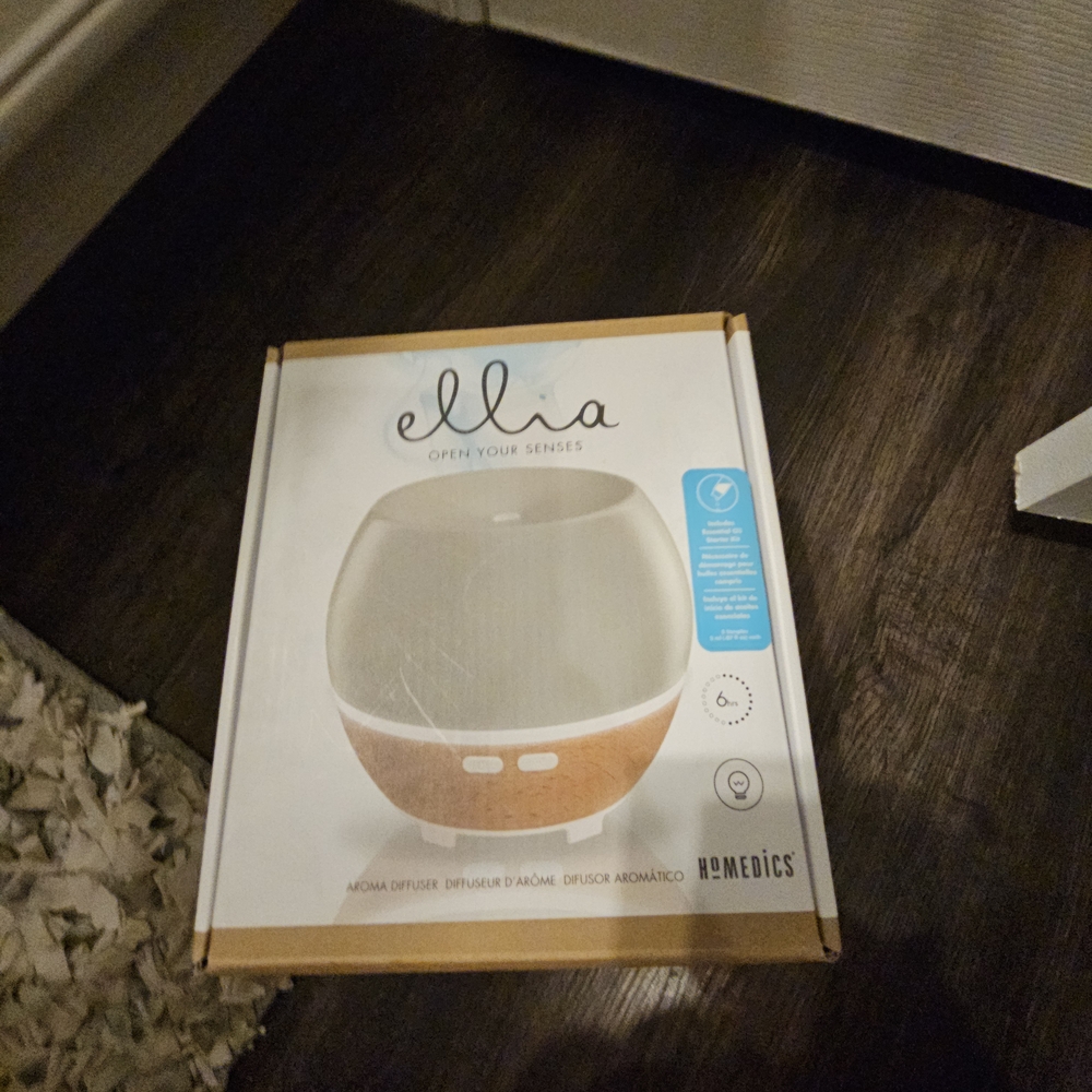 Ellia Aroma Diffuser in White and Brown